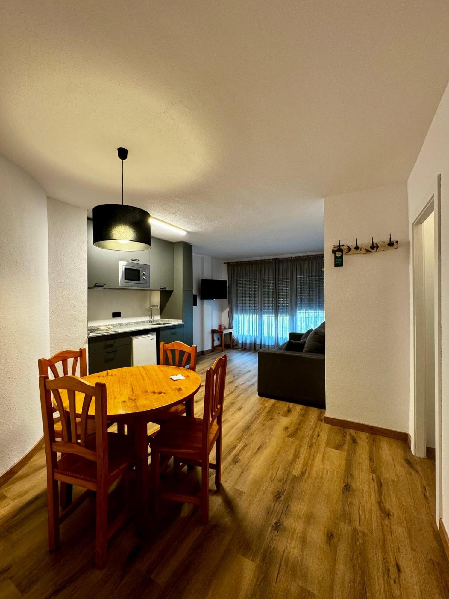 Apartamentos Turisticos Poblado 아린잘 외부 사진